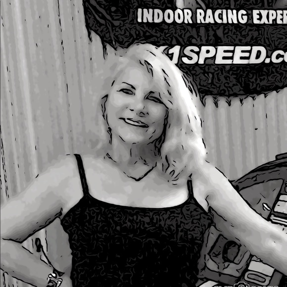 Meet your shopper n posher - Picture 3 of 16